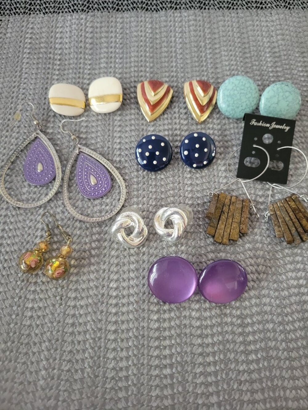 9 Pair of Pierced Drop Dangle Gold Tone Silver Tone Fashion Costume Earrings Lot